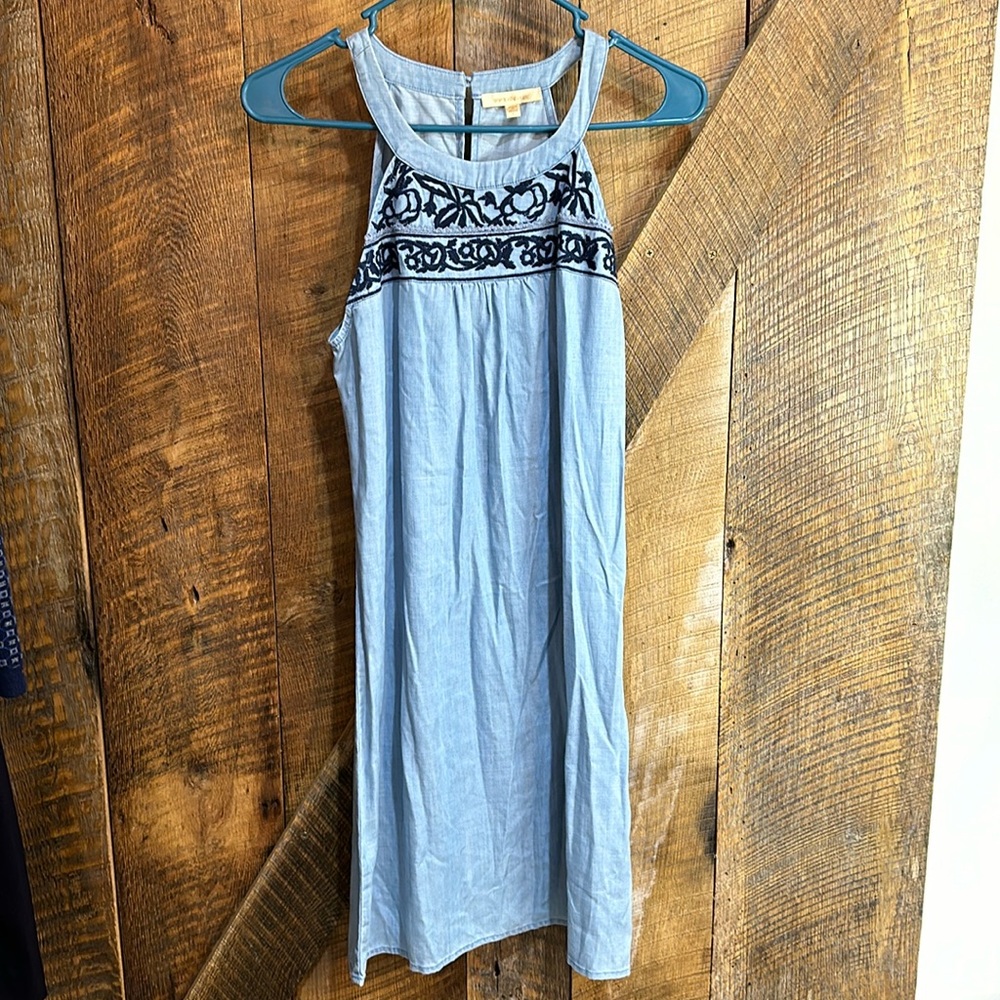 Skies are blue sleeveless blue embroidered dress size small